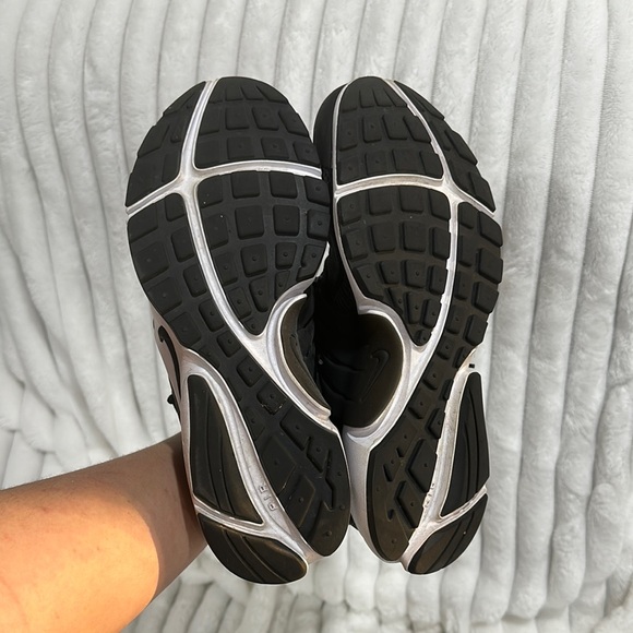 Nike Air Presto Men's Black Shoes - Picture 5 of 5